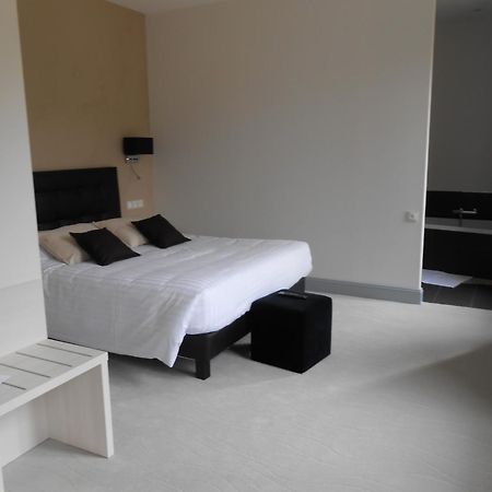 Logis- Hotel Spa Restaurant L'Epicurial Saint-Pey-de-Castets Zimmer foto