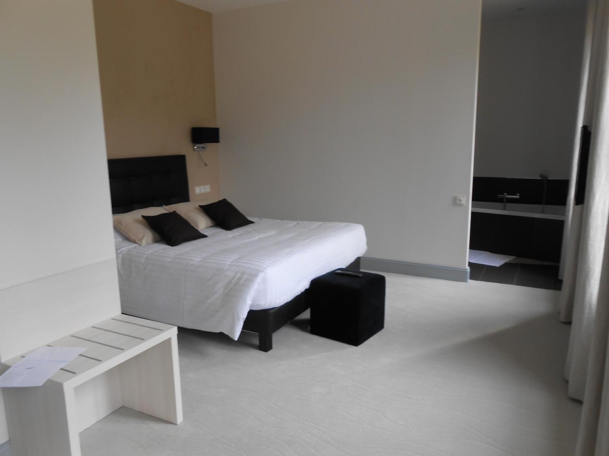 Logis- Hotel Spa Restaurant L'Epicurial Saint-Pey-de-Castets Zimmer foto